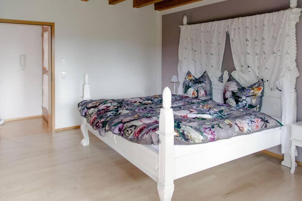 4-Zimmer-Ferienwohnung Bienenstock Dobel Exterior foto
